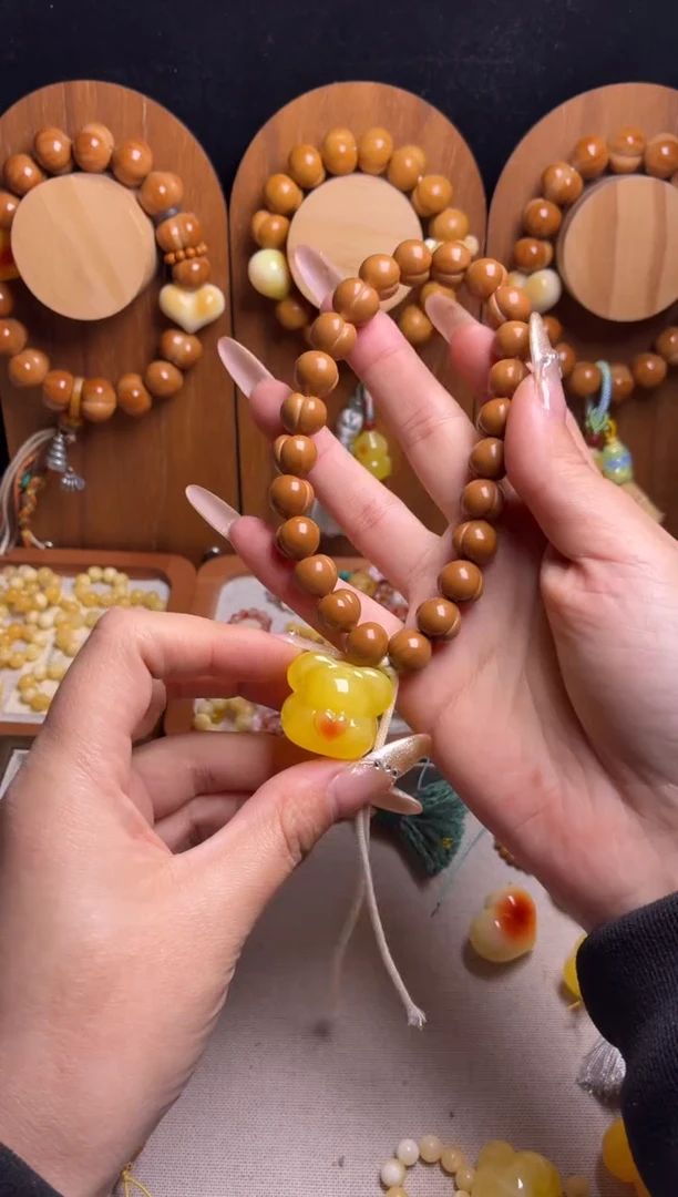 吊坠猴头核桃J****市全品手工龙炎俏色熊头三通彩粉流苏