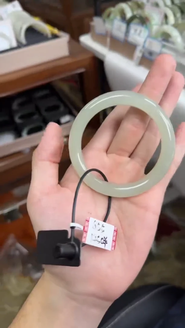 未镶嵌手镯和田玉56