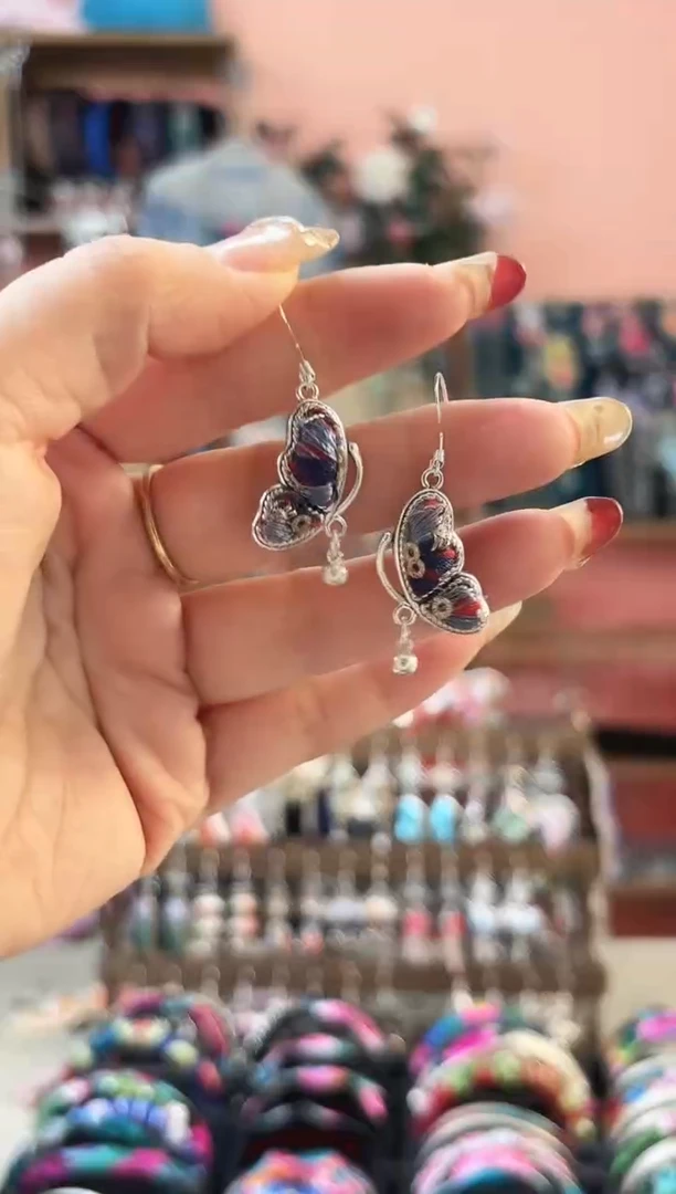 织绣彩云南阁老绣饰品31