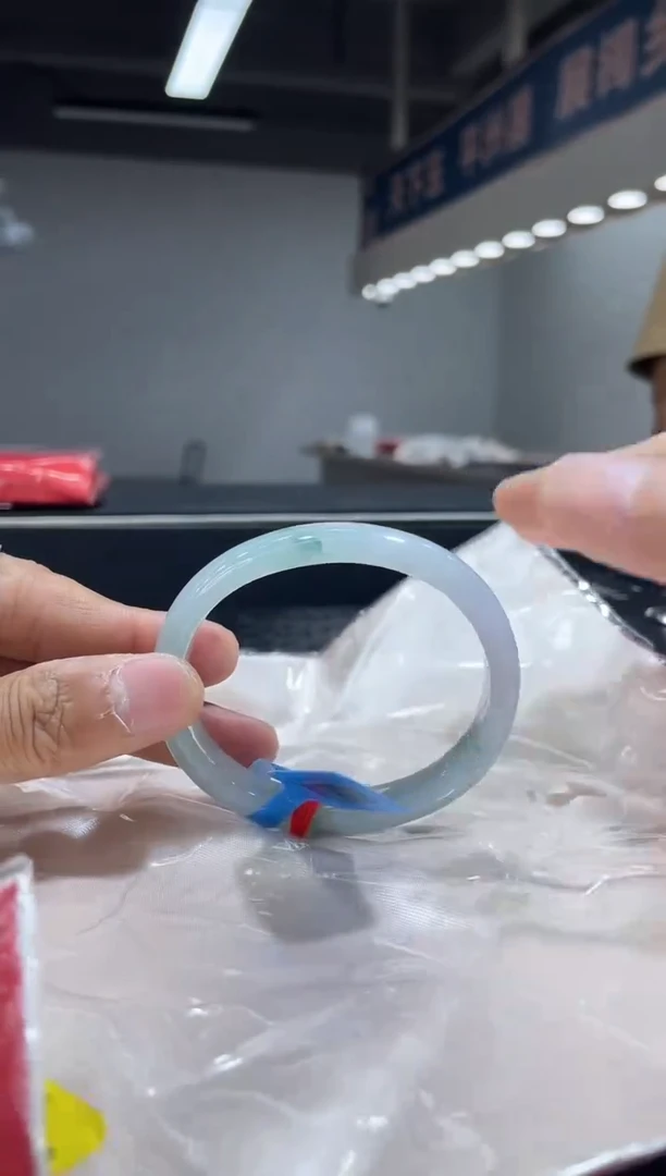 未镶嵌手镯（贵妃镯）翡翠12