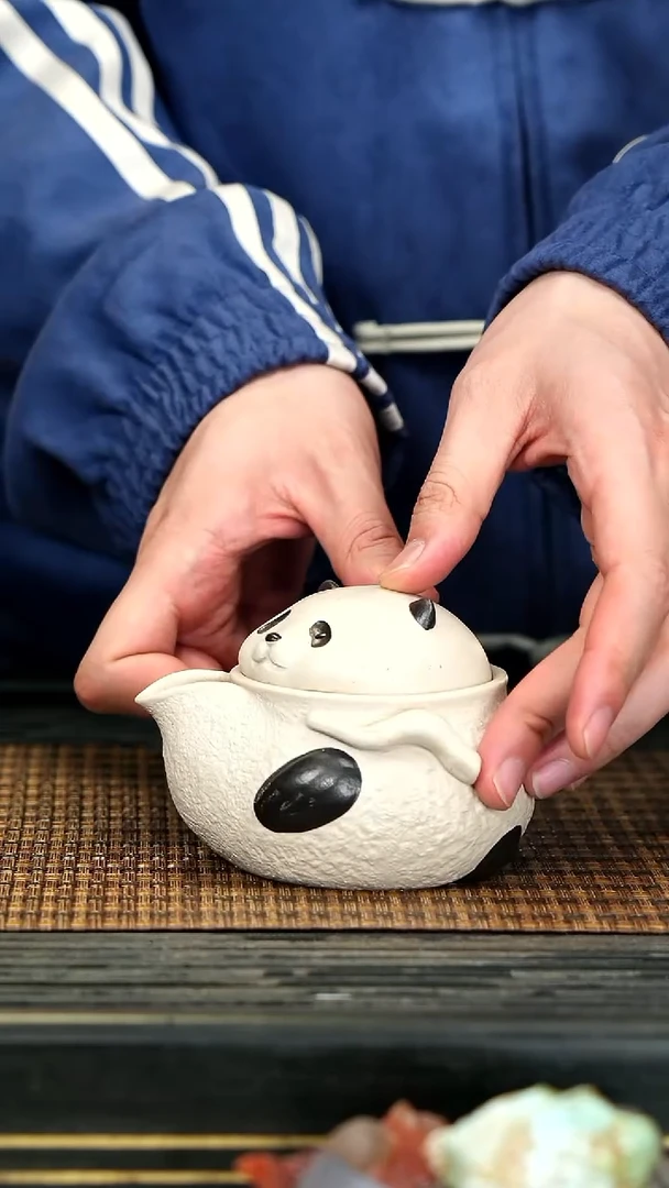 【闪购商品】紫砂茶壶21熊猫手抓 羊脂白玉段