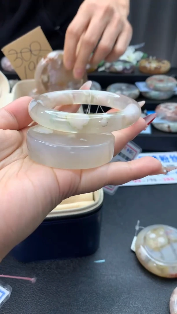 未镶嵌手镯石英质玉（56-57圈口）赠送镯心