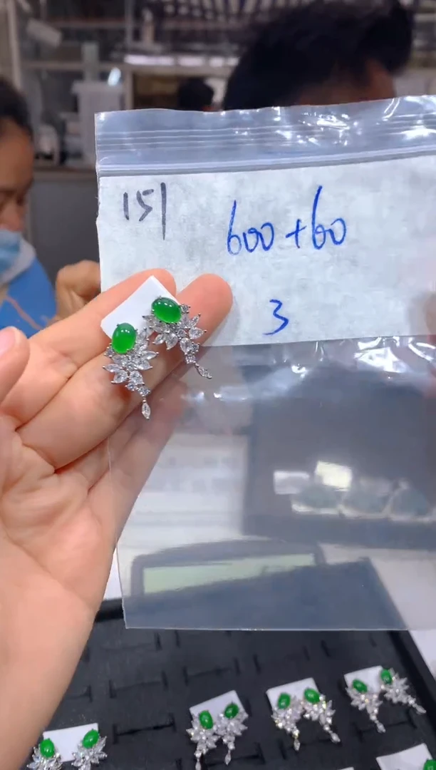 【闪购商品】定制翡翠未镶嵌151耳钉多样性拍一发一毛货定制抛光