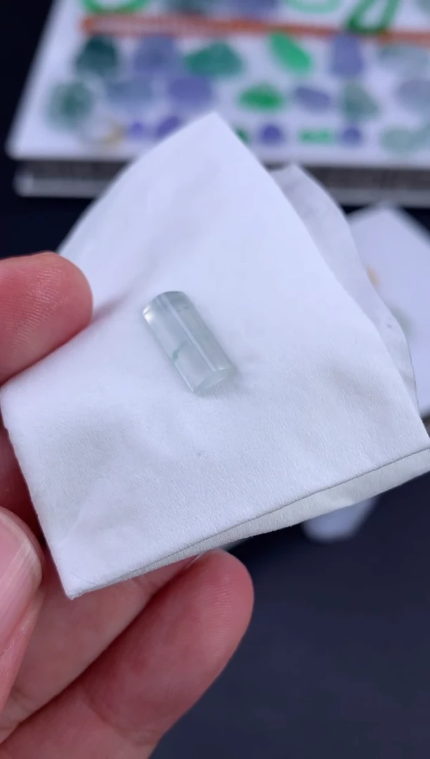未镶嵌定制翡翠燕*翡翠
