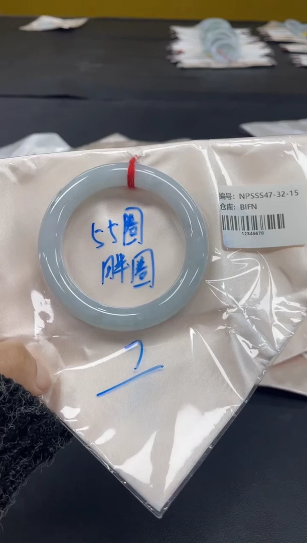 未镶嵌手镯翡翠翡翠手镯