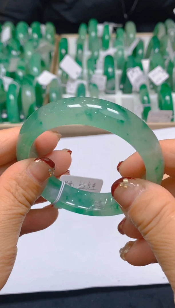 【闪购商品】石英质玉手镯未镶嵌冰美人非洲翠A货，冰种