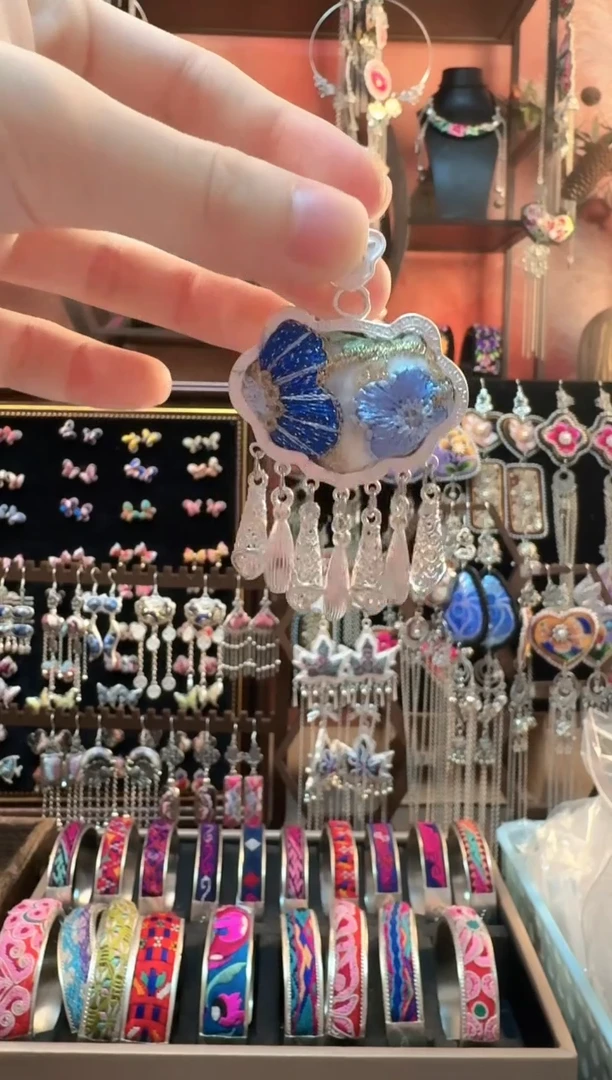 织绣 云织谣民族风精美饰品   5