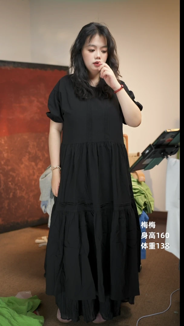 棉麻黑色短袖蛋糕连衣裙