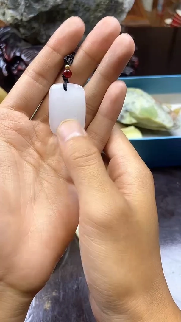 和田玉未镶嵌颈饰主播推荐！！主播推荐！！