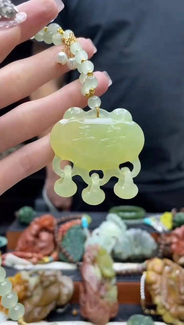 未镶嵌岫玉吊坠·