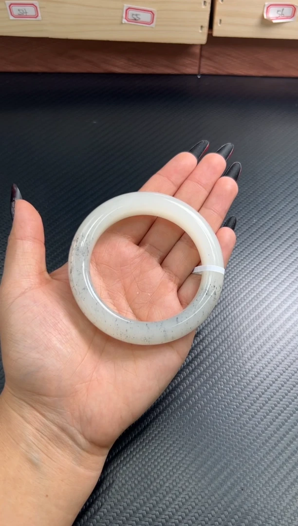 未镶嵌手镯和田玉钱**转黑山微色差57+