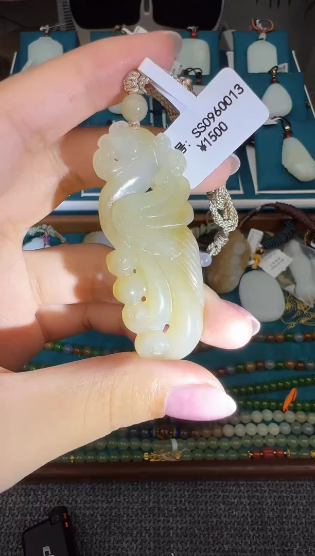 颈饰未镶嵌和田玉SS  吊坠