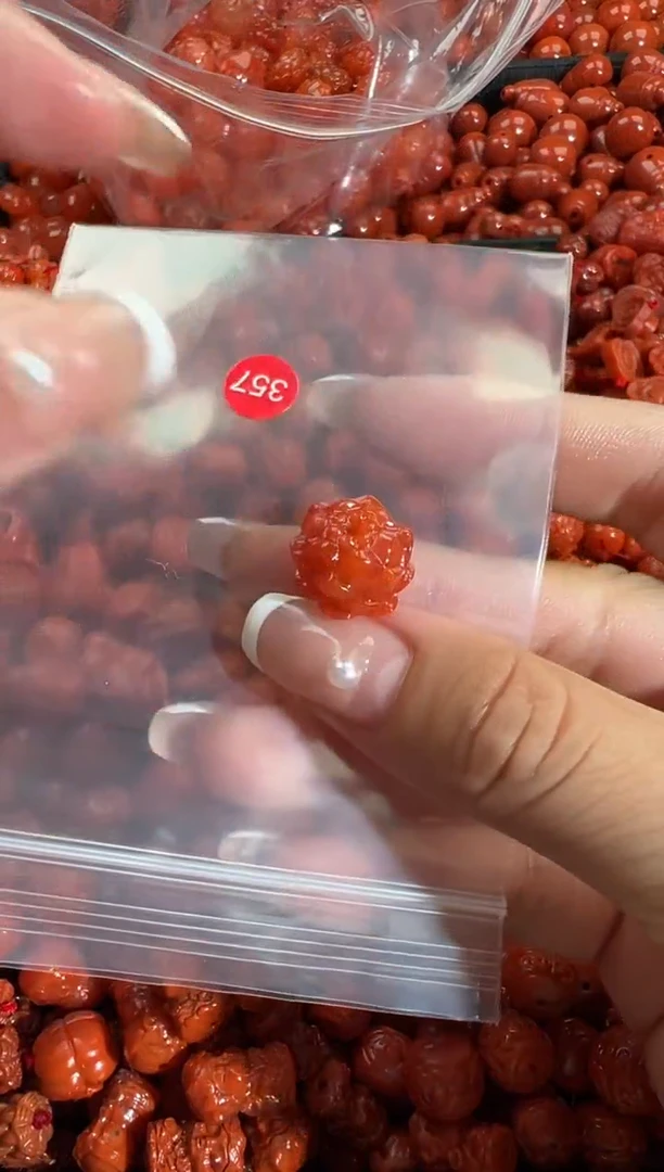 颈饰未镶嵌南红玛瑙1