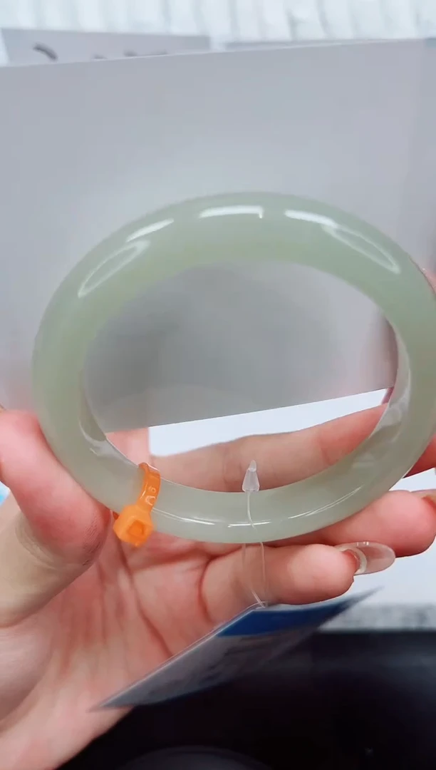 石英质玉手镯未镶嵌D108-57.7