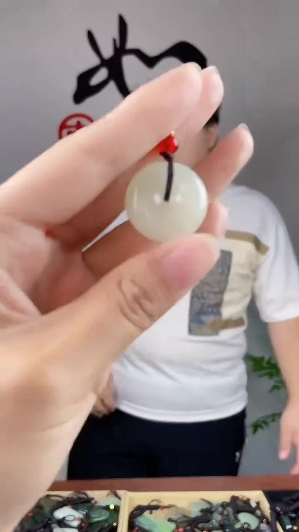 和田玉未镶嵌颈饰拍一发一，多样性发货