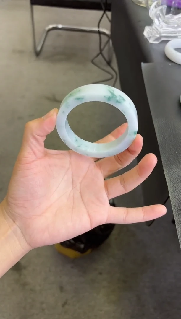 未镶嵌手镯定制翡翠虚**二手镯