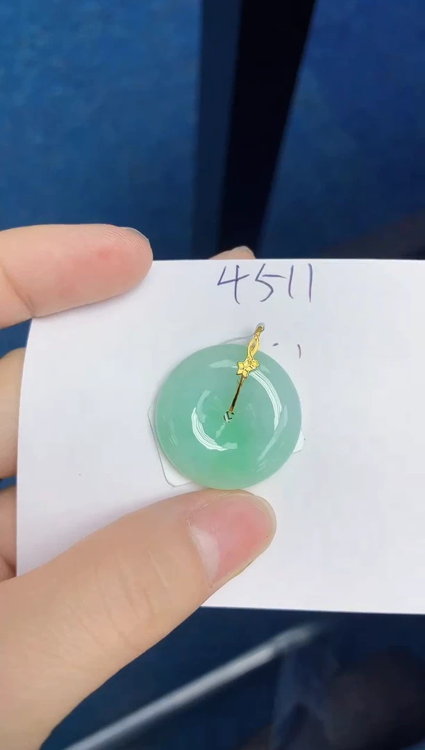 翡翠18K金镶嵌颈饰天然缅甸翡翠A货