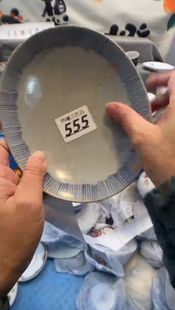 瓷片张*懒555