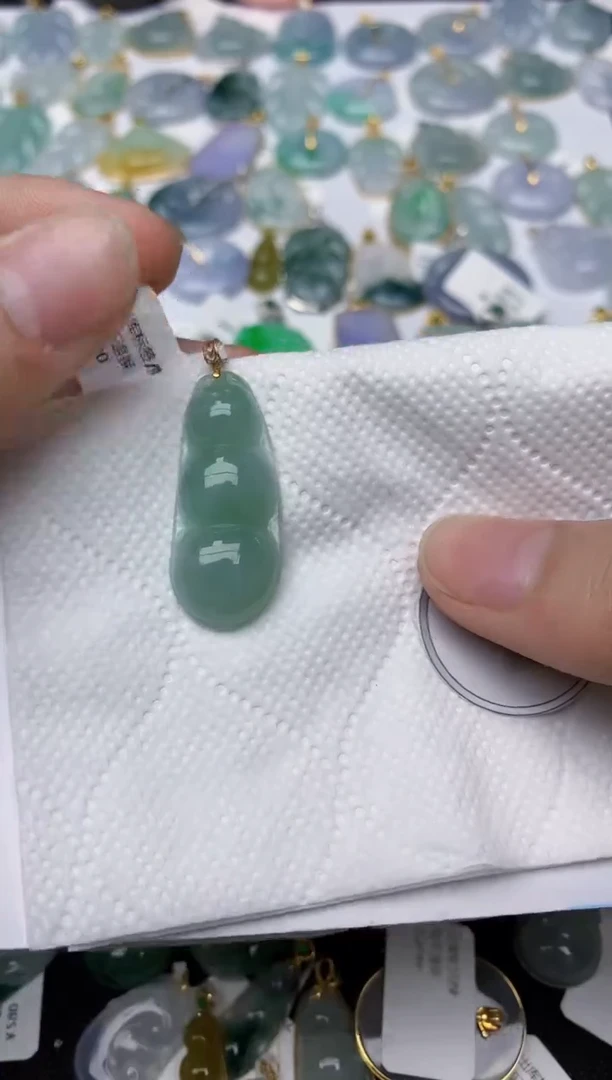 翡翠18K金镶嵌颈饰天然A货翡翠