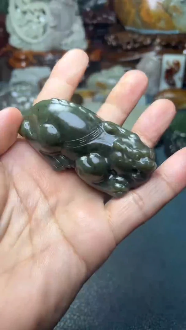 未镶嵌和田玉把件-