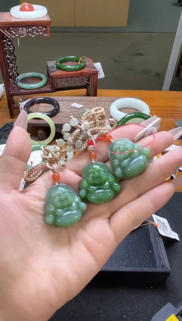 吊坠(不含链)未镶嵌和田玉俄料粉青 佛公 多样性发一