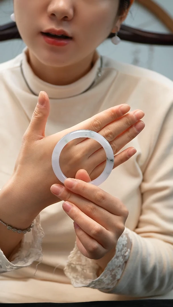 未镶嵌手镯（圆镯）翡翠41号