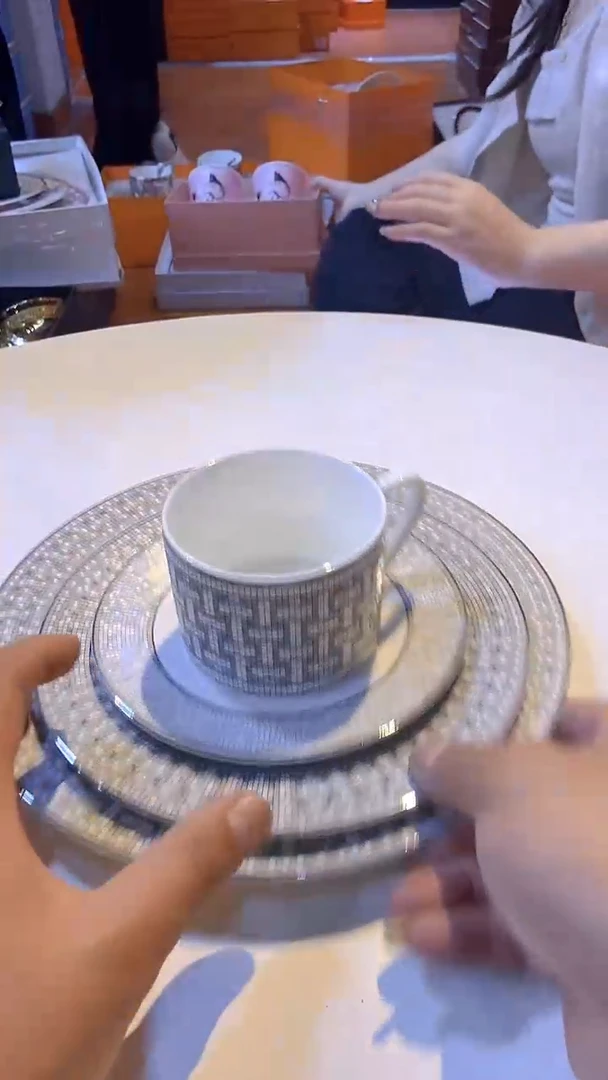 鸿辉家品牌瓷器，京东包邮！