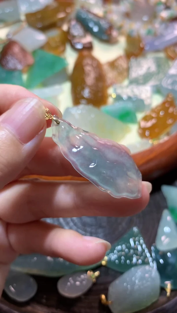 翡翠18K金镶嵌吊坠(不含链)吊坠