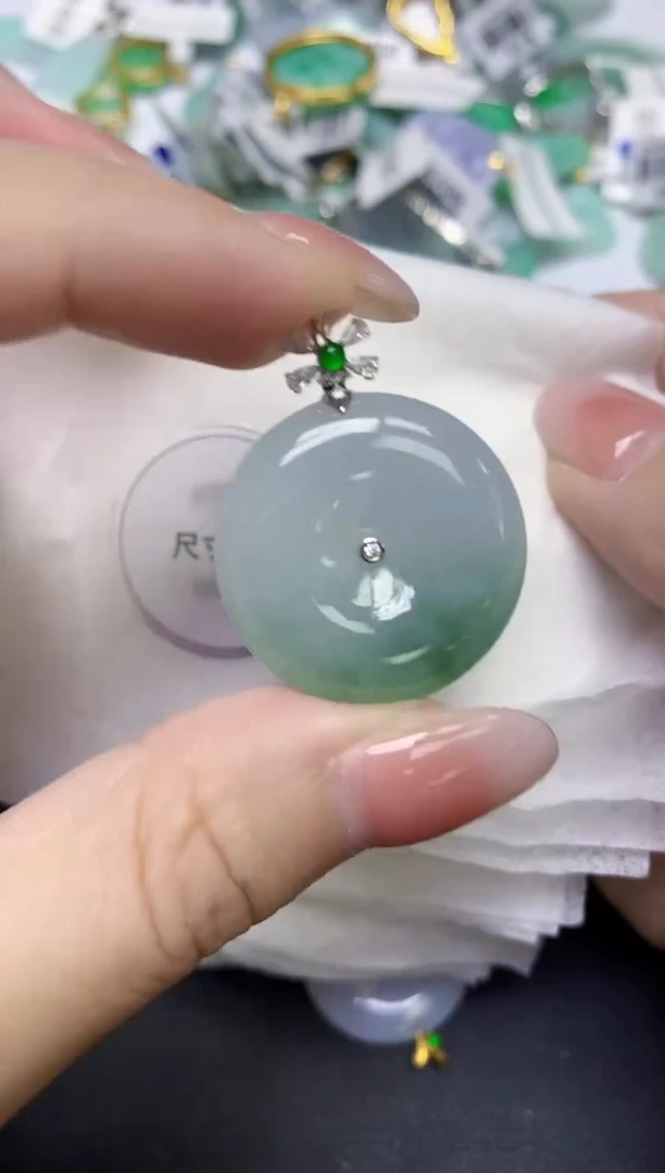 颈饰18K金镶嵌翡翠天然缅甸翡翠A货百元以上9元证书费自理