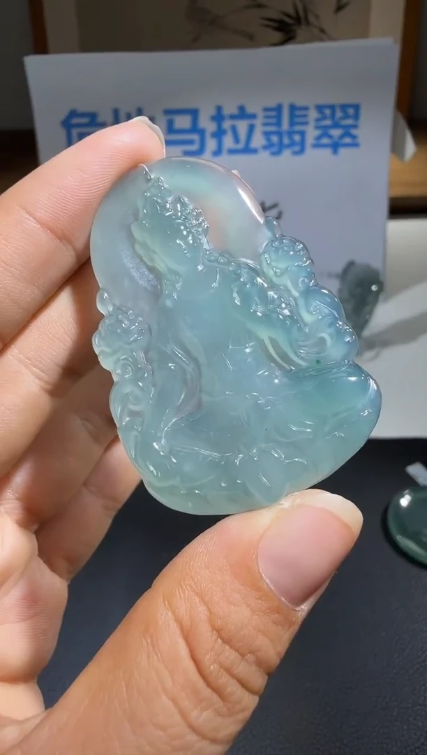 吊坠(不含链)未镶嵌翡翠观音