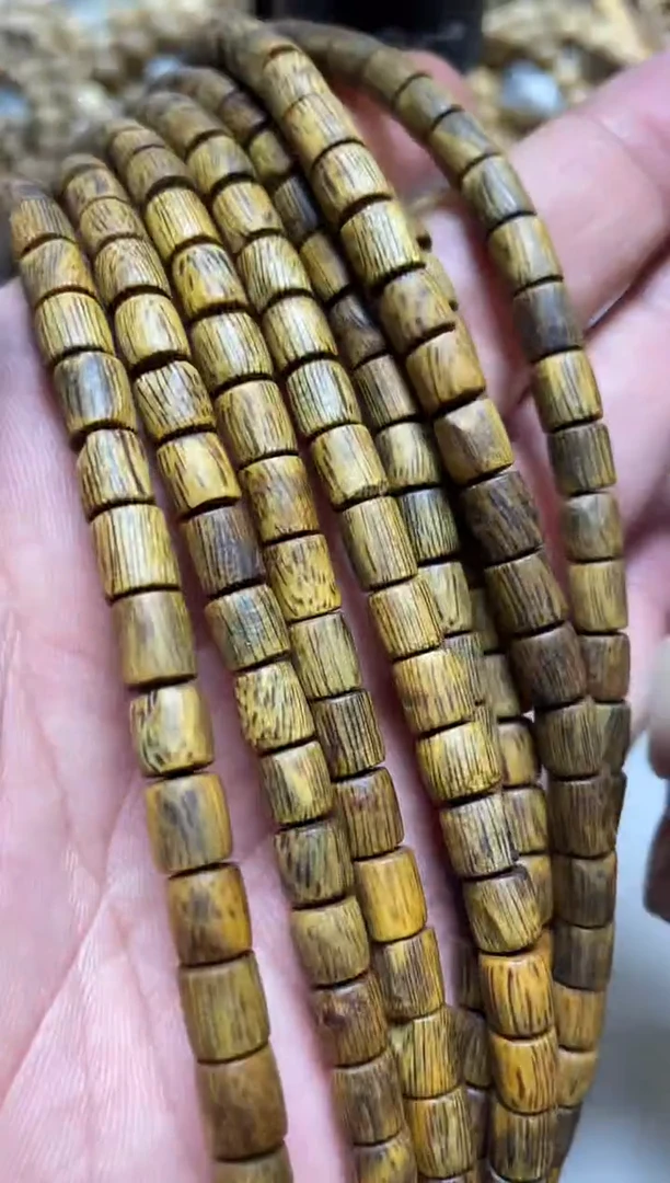 【闪购商品】沉香手串莺歌绿随型长串多样性发其一