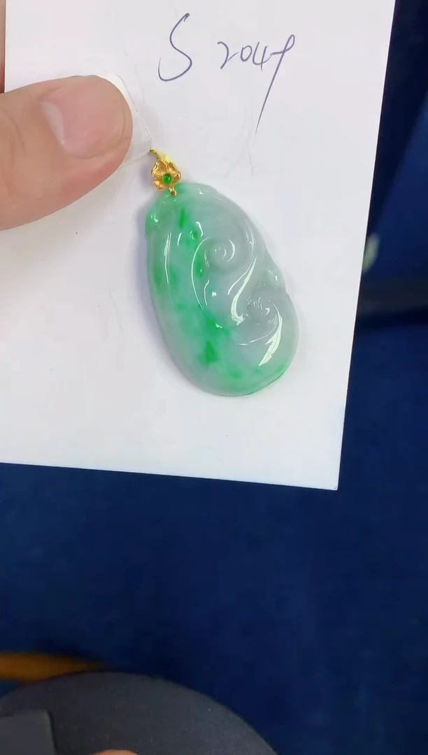 翡翠18K金镶嵌颈饰缅甸天然翡翠A货