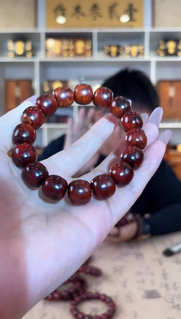 檀香紫檀（小叶紫檀）13*14 老型留疤单圈手串