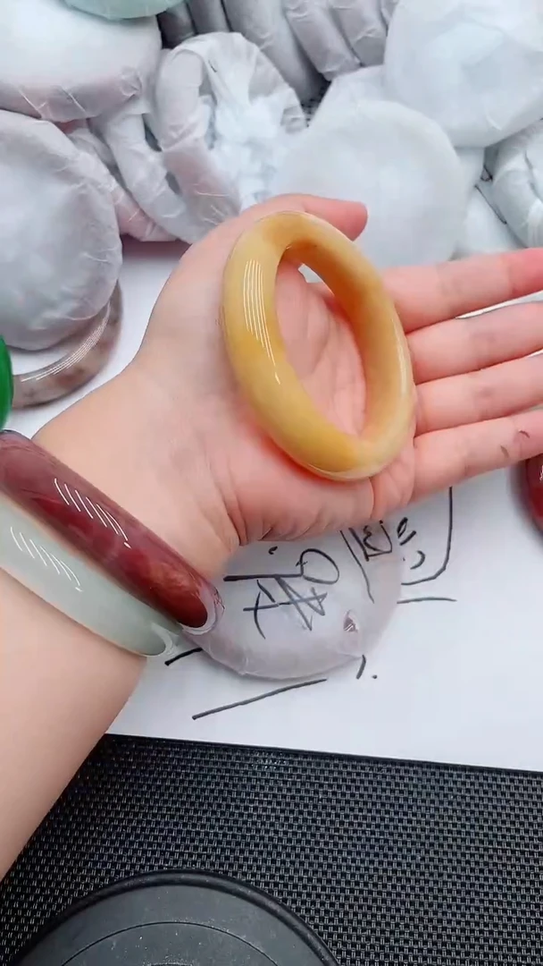 未镶嵌手镯石英质玉144-57-58