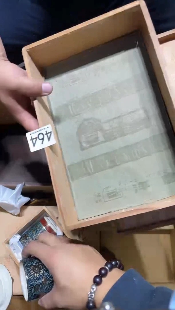 瓷片天*464............