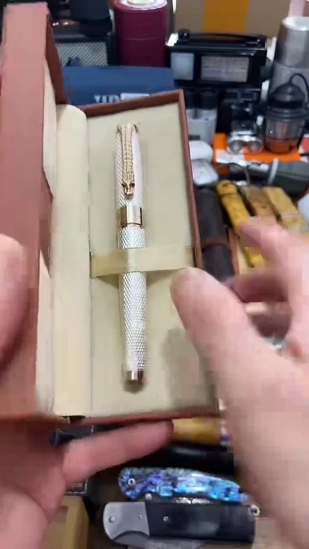 瓷片闪购商品  如图所示