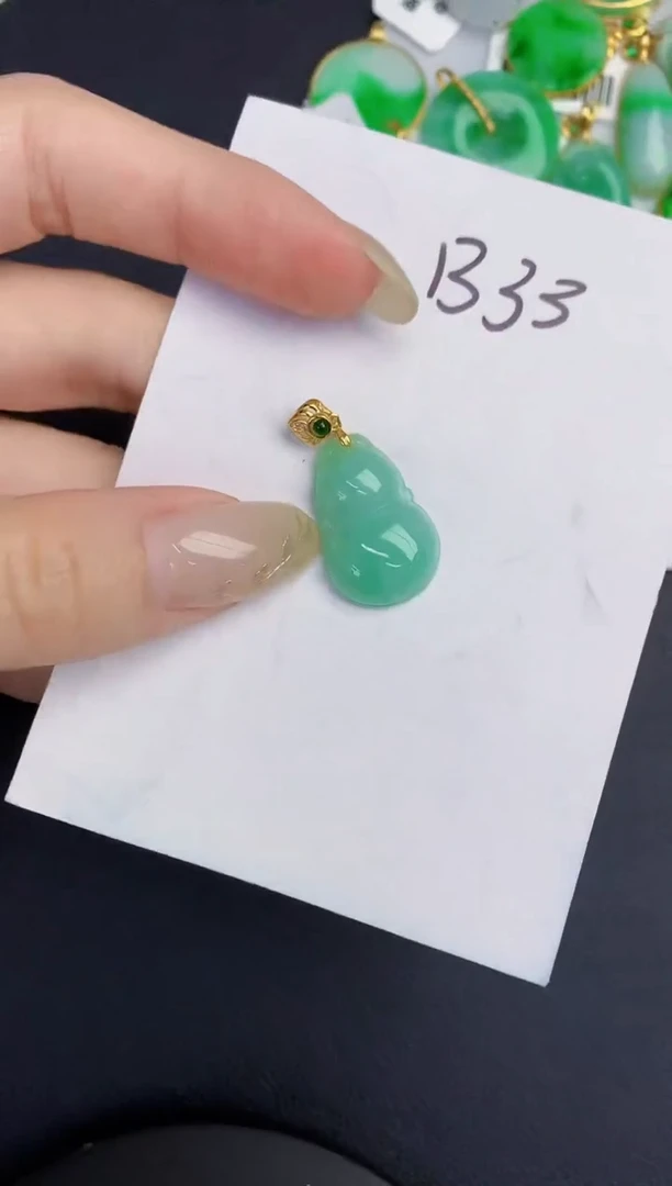 翡翠未镶嵌颈饰缅甸天然翡翠A货