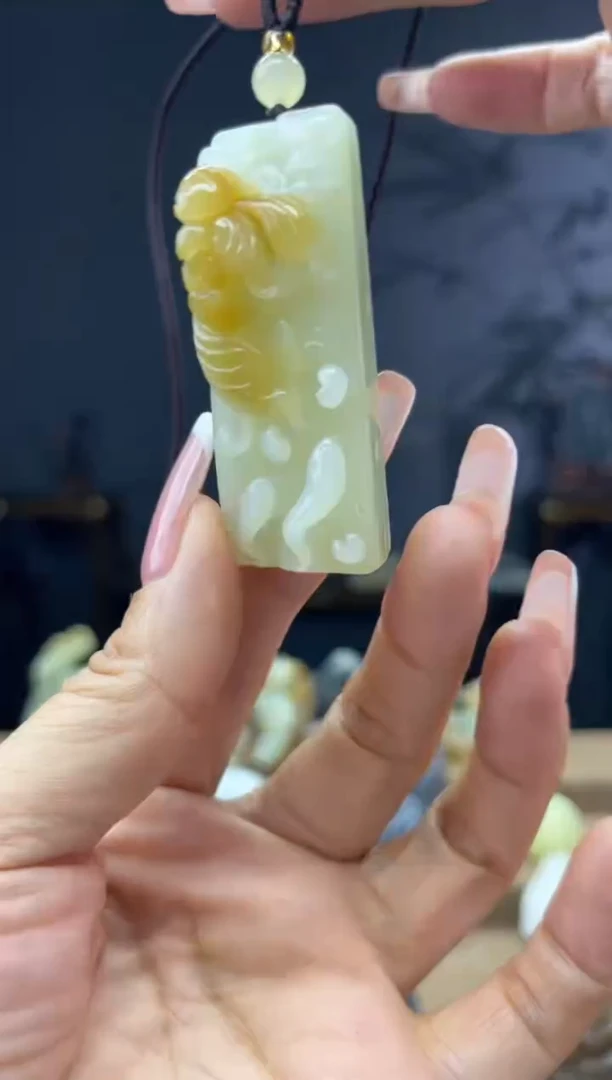 颈饰未镶嵌和田玉1