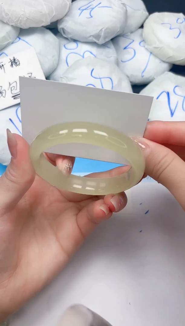 未镶嵌手镯石英质玉A10/5859