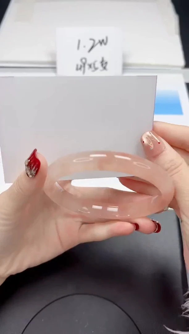 【闪购商品】石英质玉手镯未镶嵌138-65