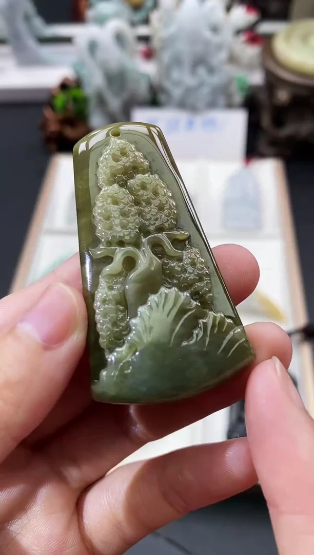 翡翠未镶嵌颈饰天然缅甸A货翡翠