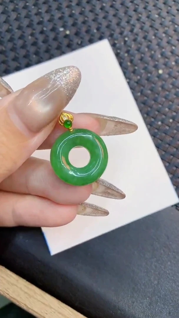 颈饰未镶嵌翡翠多样性发其一