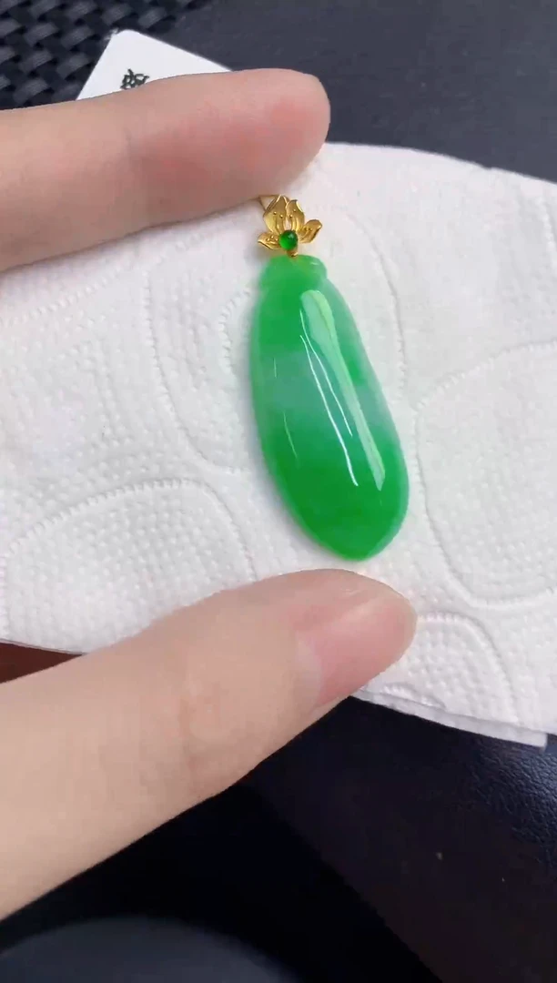 颈饰18K金镶嵌翡翠天然翡翠缅甸A货