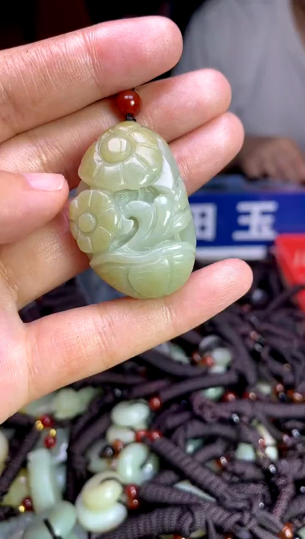 未镶嵌和田玉挂件1