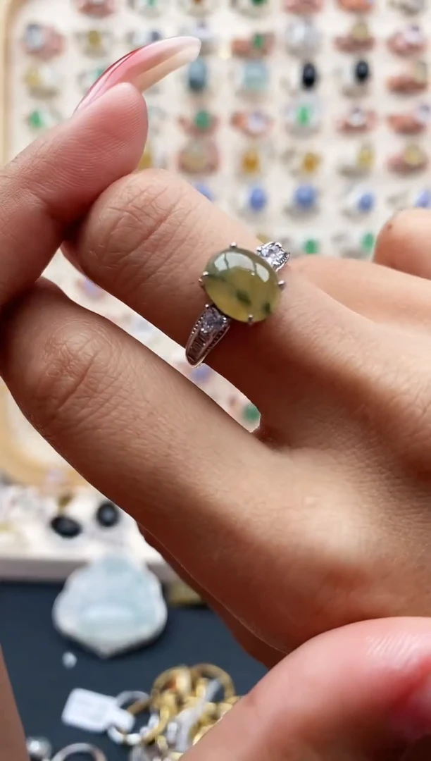 【闪购商品】翡翠戒指银S925镶嵌缅甸天然A货翡翠222   8+4