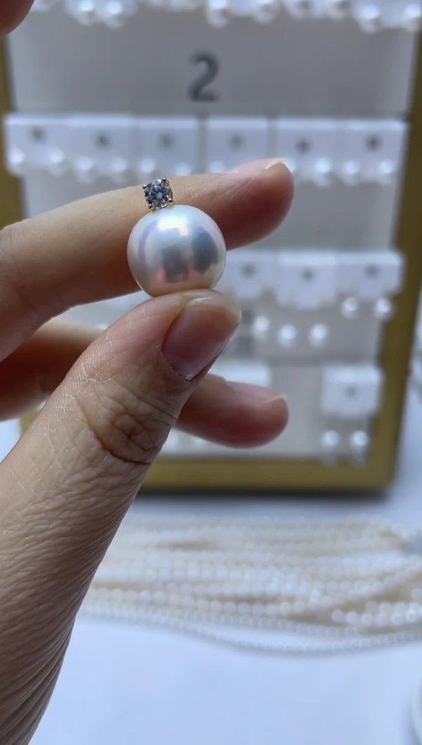 吊坠(赠链)18K金镶嵌淡水珍珠戴妃吊坠