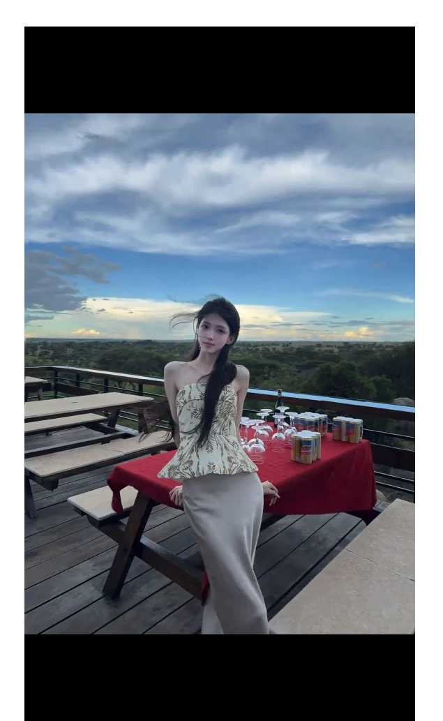 法式纯欲别致碎花抹胸背心上衣显瘦半身裙两件套女夏季穿搭一整套