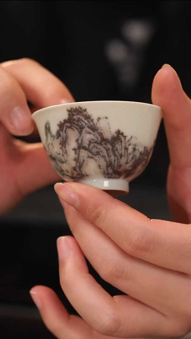【闪购商品】王长根老师釉里红一口杯