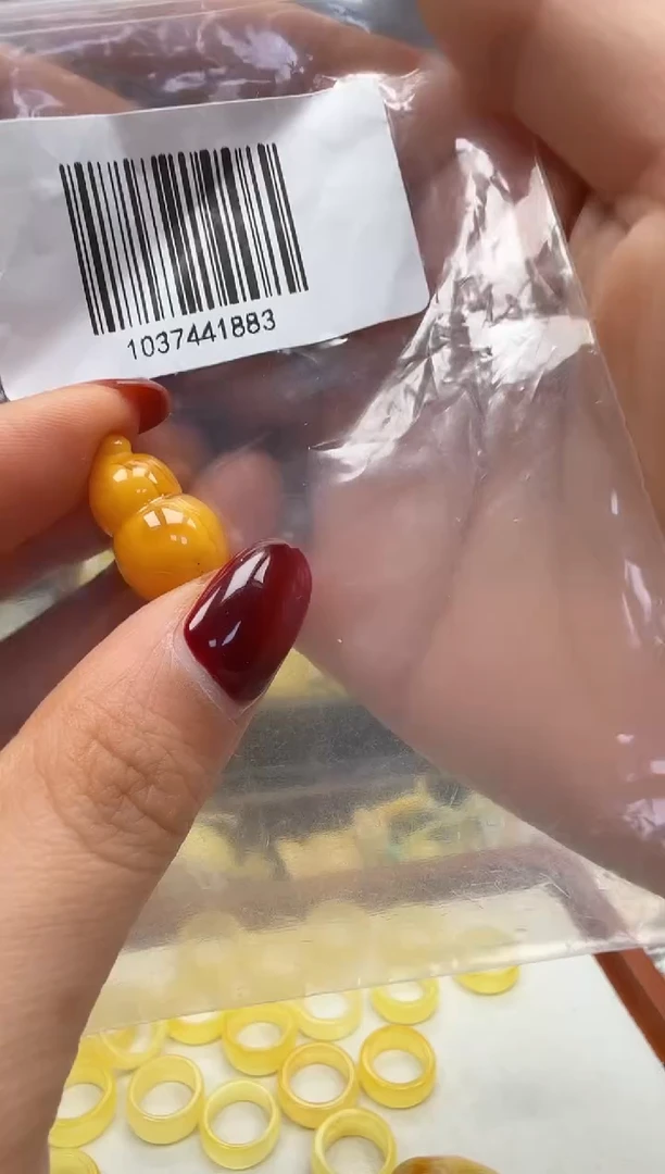 裸石琥珀未镶嵌如图