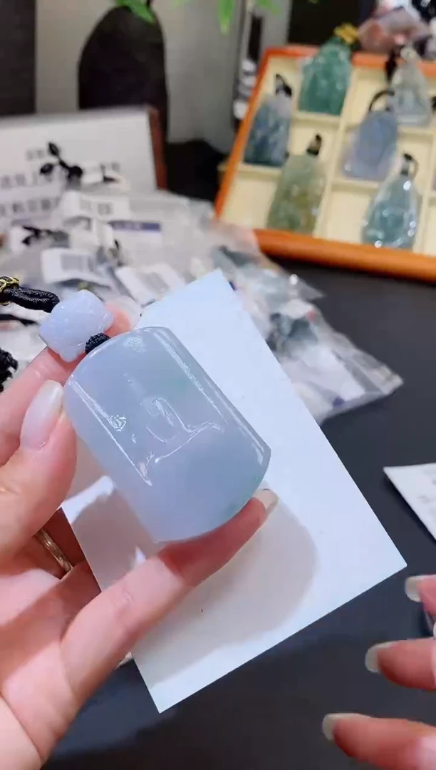 翡翠未镶嵌颈饰缅甸天然翡翠